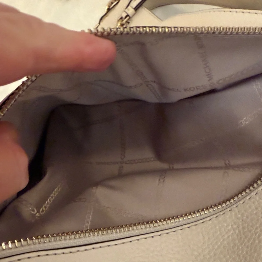 Michael Kors Brooklyn Cream Hobo Bag with Gold Accents w/Flaw*